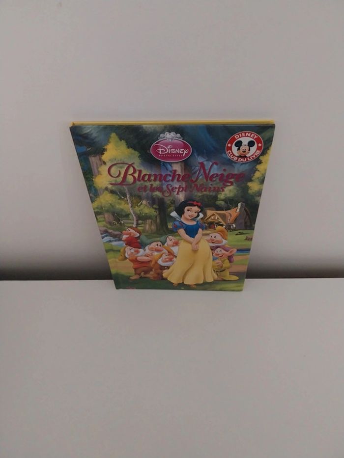 Livre disney blanche neige et les sept nains