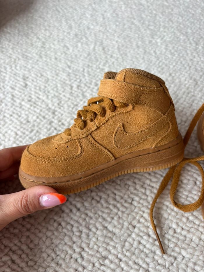Nike air force enfant pointure 23,5 - photo numéro 2