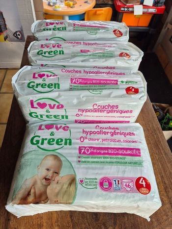 Couche taille 4 Love green : 184 couches (4×46)