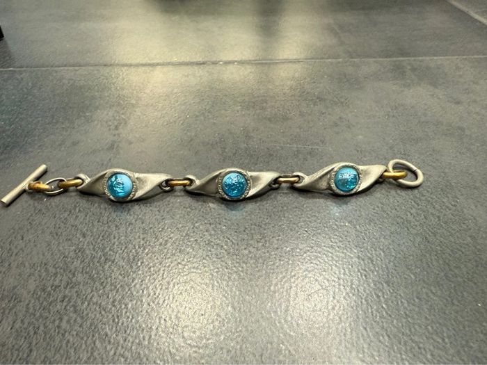 Bracelet, vintage, tout en métal et Pierre bleue fabrication artisanale