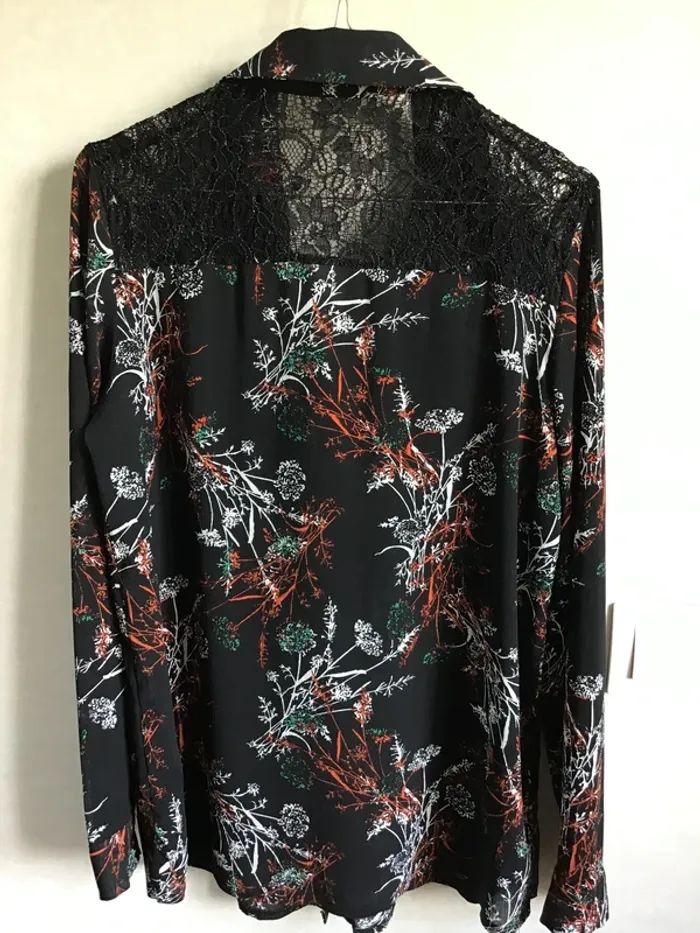 Blouse avec empiècement dentelle marque By Clara - photo numéro 5