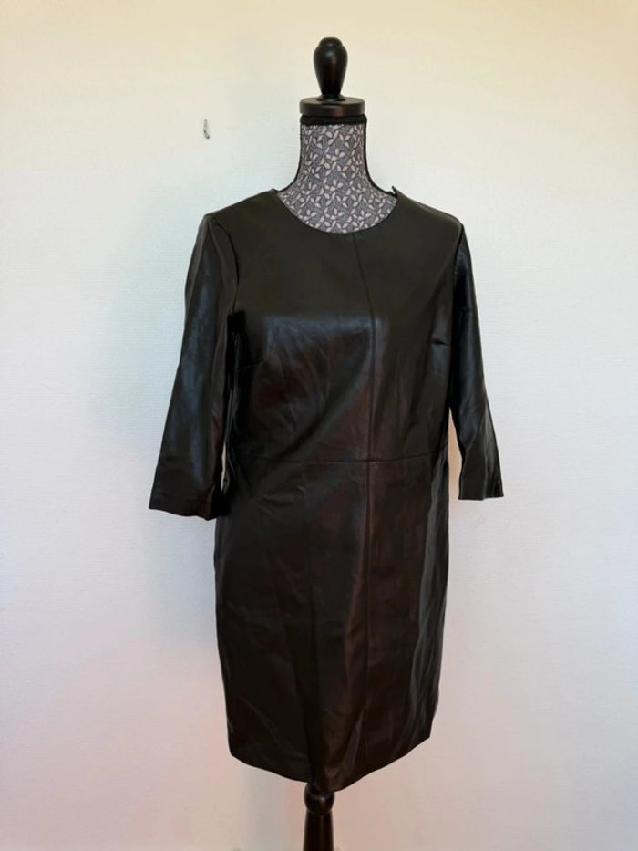 👗Robe noir similicuir taille 38 kiabi