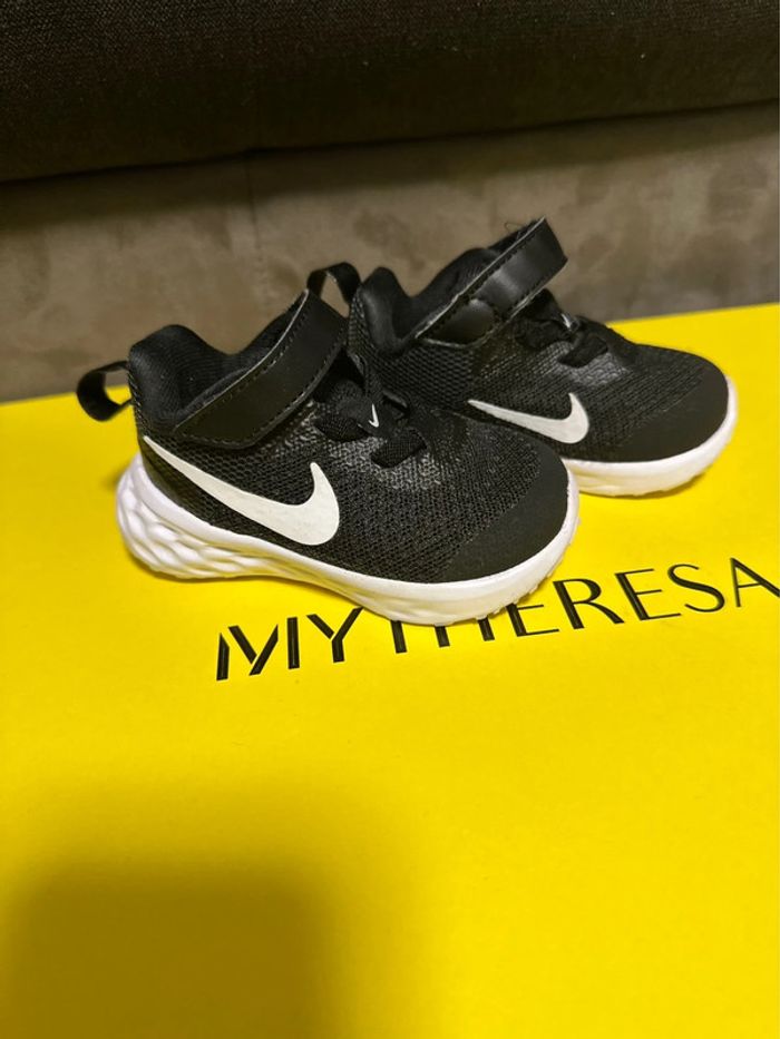 Basket Nike bébé 18,5