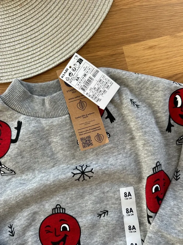 Kiabi - Sweat motif Noël - 8 ans - Neuf - photo numéro 2