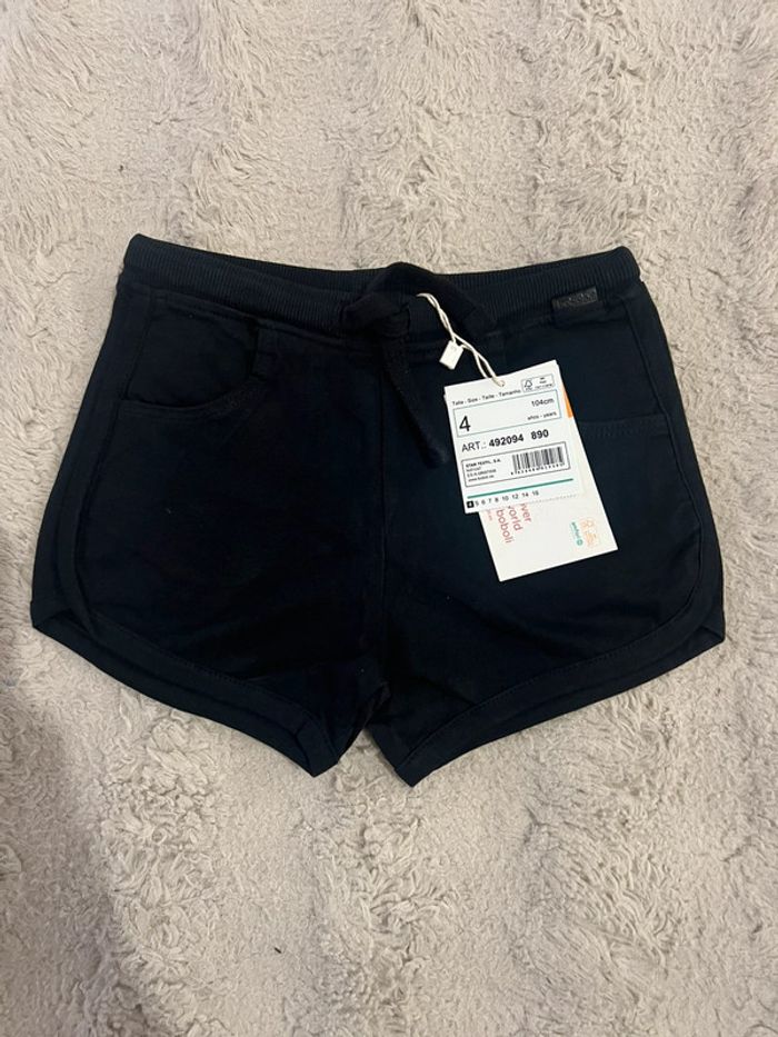 Short fille 4 ans