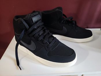Baskets Nike neuves Ebernon Mid