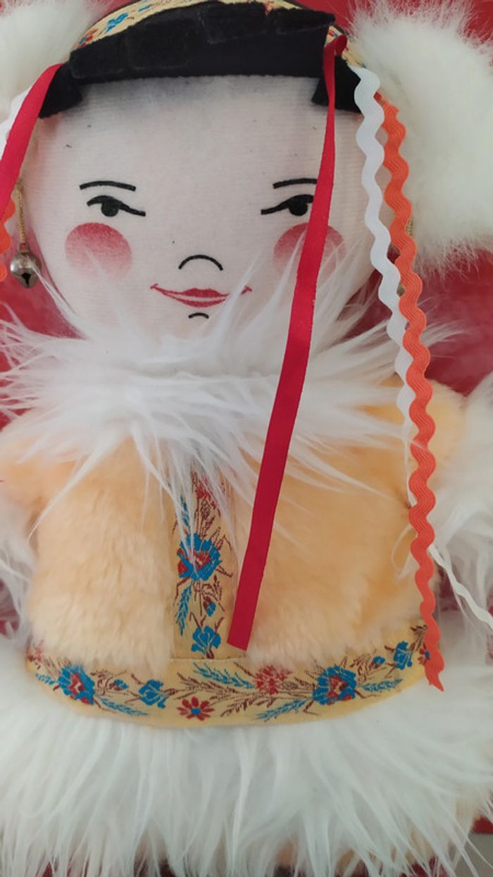 poupée peluche '' inuit '' - photo numéro 4