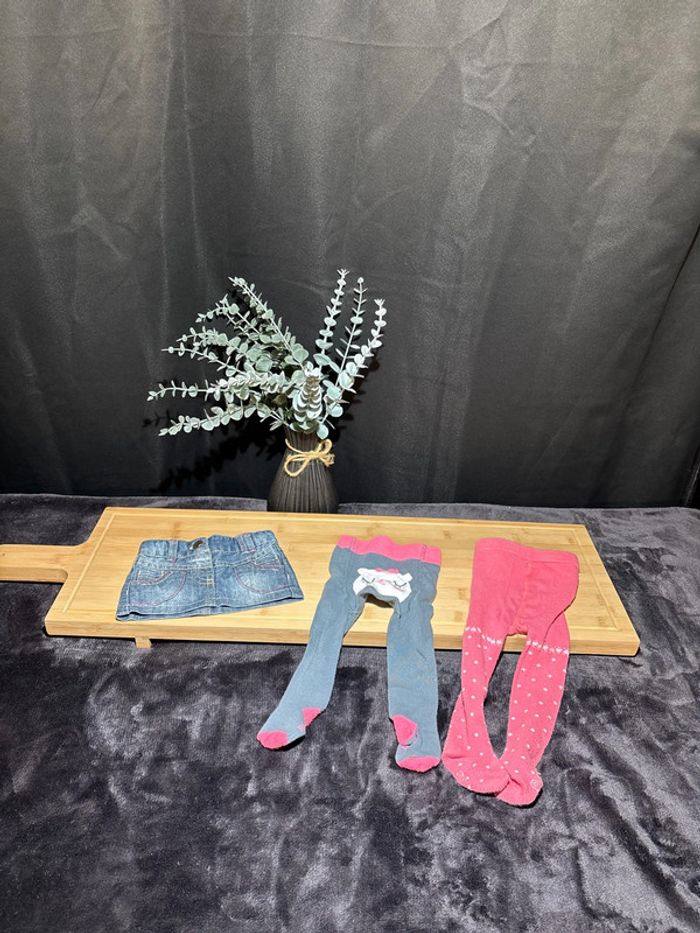 Jupe en jeans fille taille 3 mois + 2 paires de collant