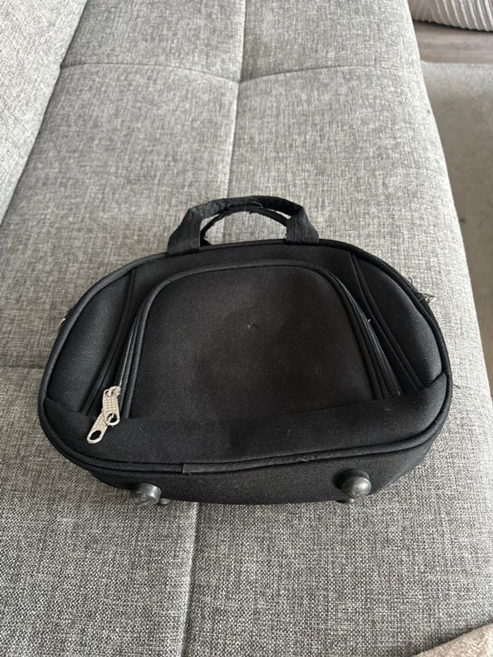 Trousse toilette rigide