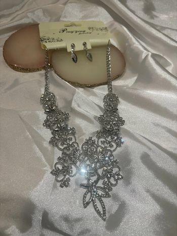 Parure collier et boucles d’oreilles