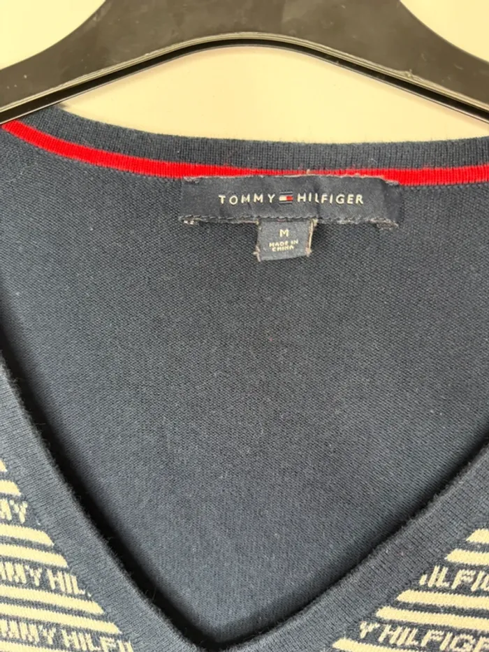 💙 pull Tommy Hilfiger / Bleu marine / T-M 💙 - photo numéro 3