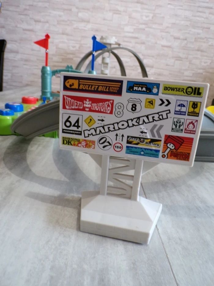 Circuit Deluxe Mario Kart motorisé - Hot Wheels - photo numéro 8