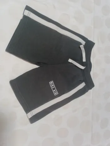 Bermuda short épais garçon Nike air réglable taille 6-7 ans