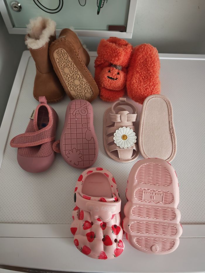 Vends chaussures bébé