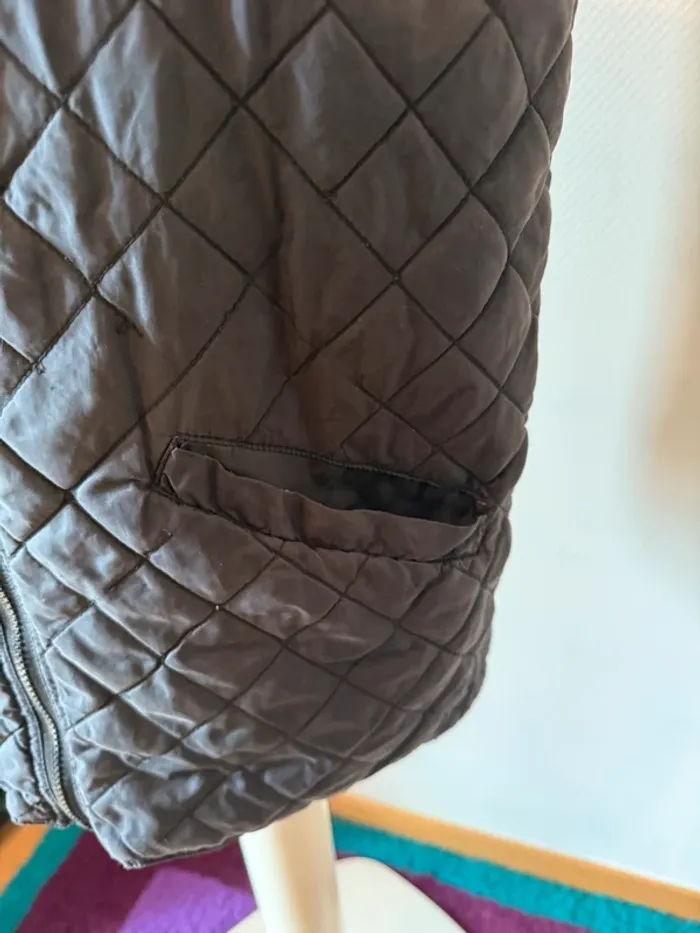 Veste sans manche matelassé en bon état taille S Rusty - photo numéro 3