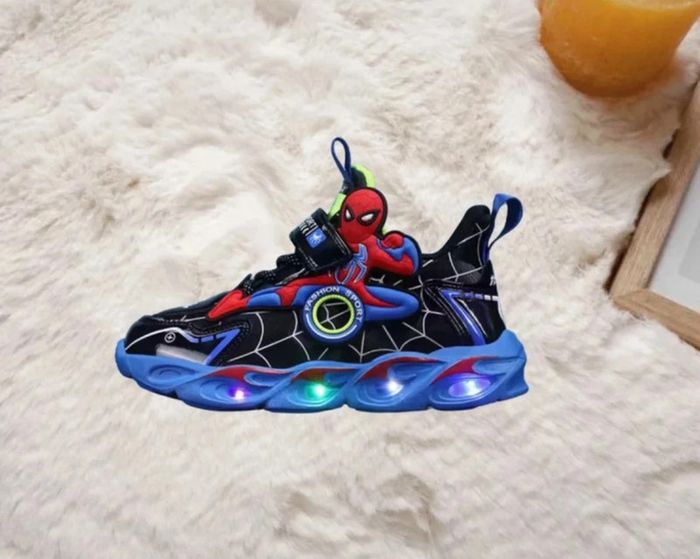 Baskets Spiderman 25 - photo numéro 2