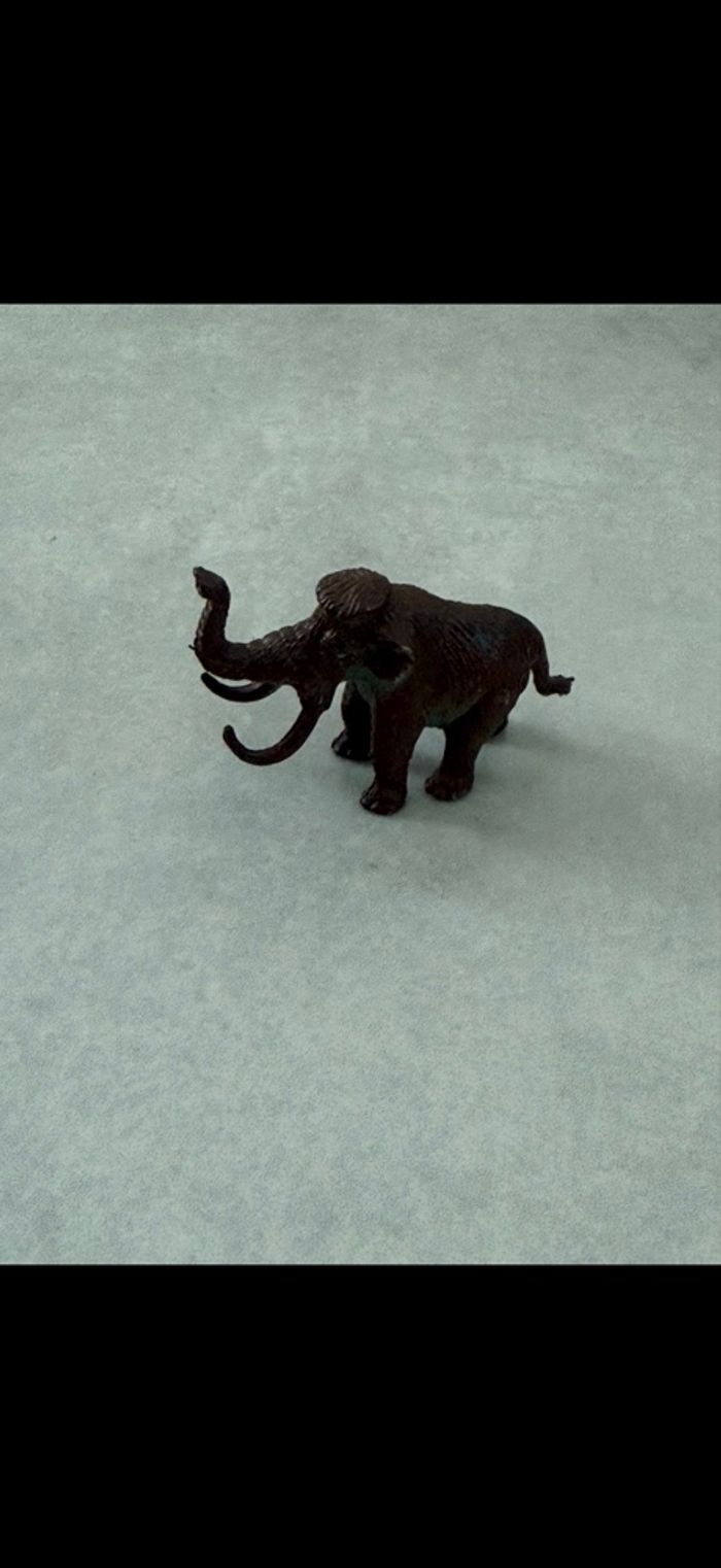 Figurine mammouth
