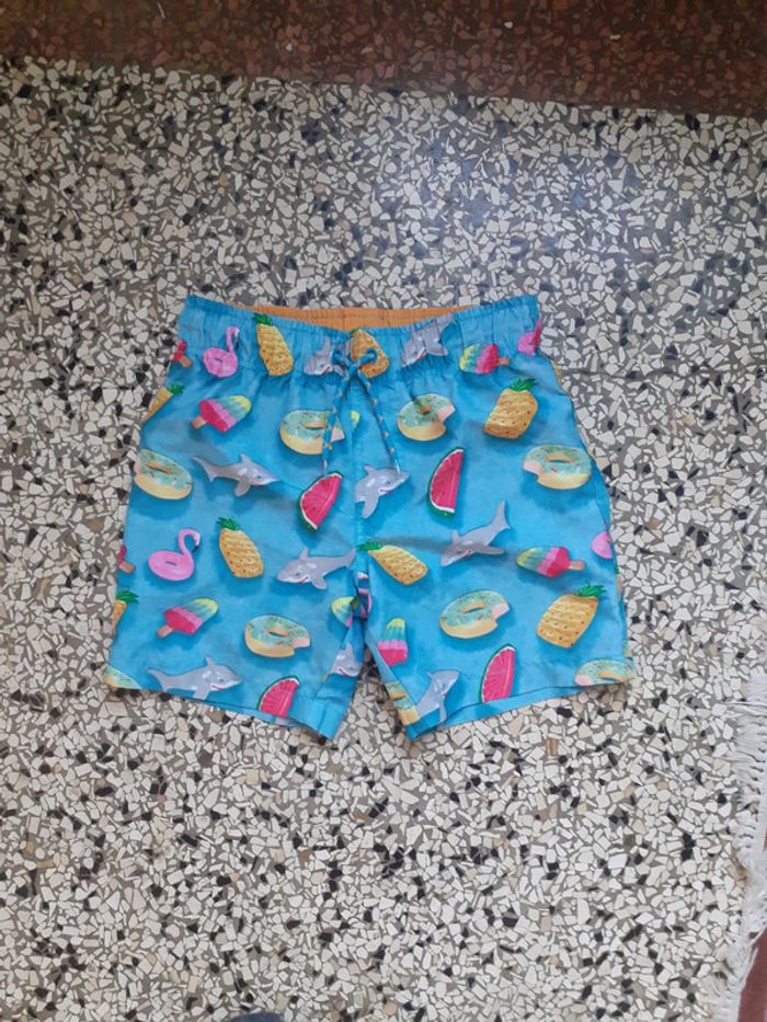 Short de bain Primark taille 6/7 ans