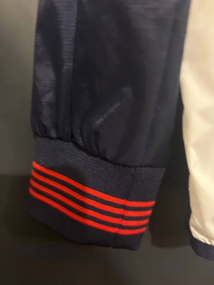 Veste coupe-vent PSG avec capuche – Taille S - photo numéro 5