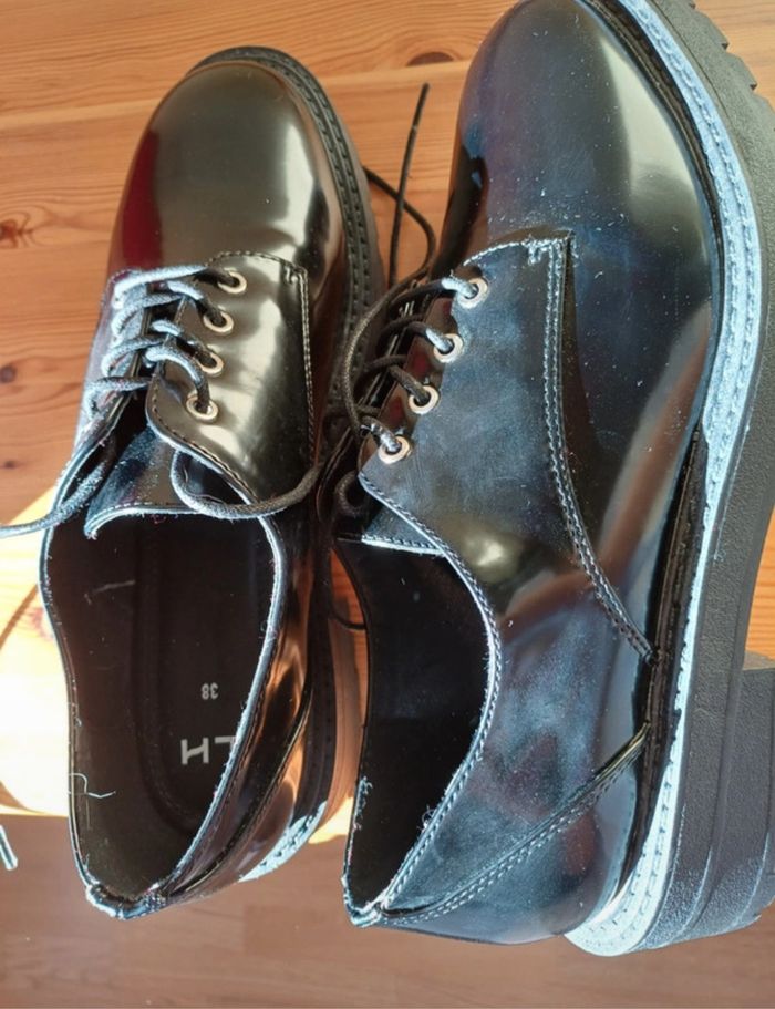 Chaussures vernis noir à plate-forme - photo numéro 2