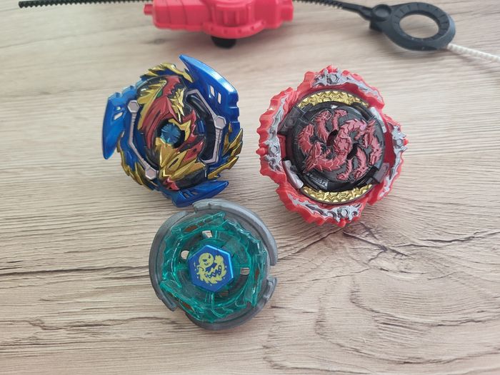 Arène beyblade +3 toupies - photo numéro 8