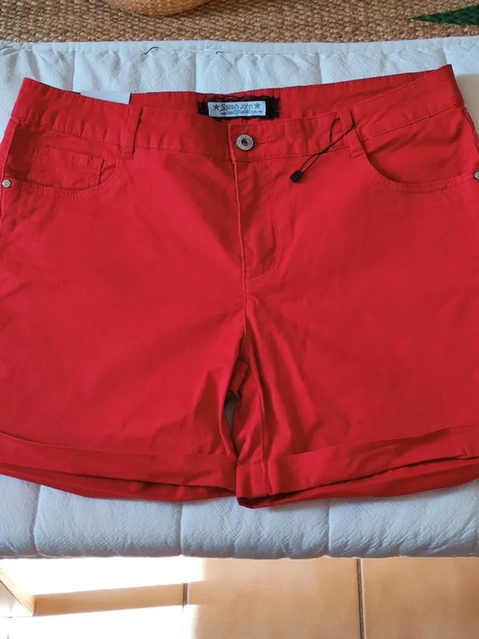 💋 cerise 🍒 short à revers 🍒 neuf 44/42