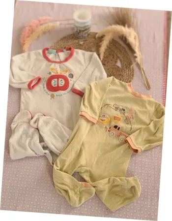 Lot pyjamas 12/18 mois
