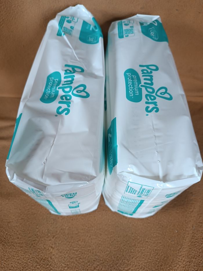 Lot couches T2  Pampers - photo numéro 5