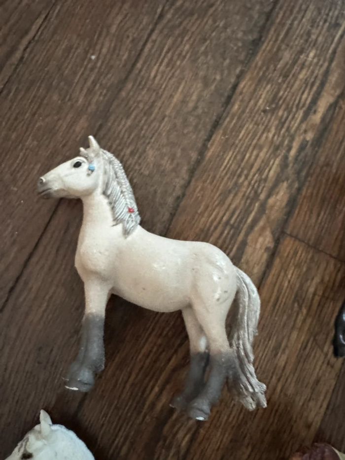 Lot 4 chevaux schleich Bon état - photo numéro 4