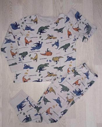 Pyjama en coton motif dinosaures
Kiabi 
T. 10 ans
