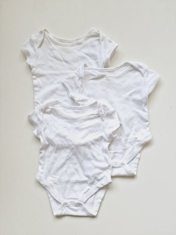 Primark - Lot de 3 bodies manches courtes (6 mois)