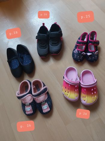 Lot pantoufles/ chaussures