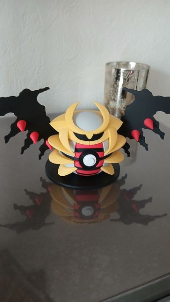 Pokeball Giratina
