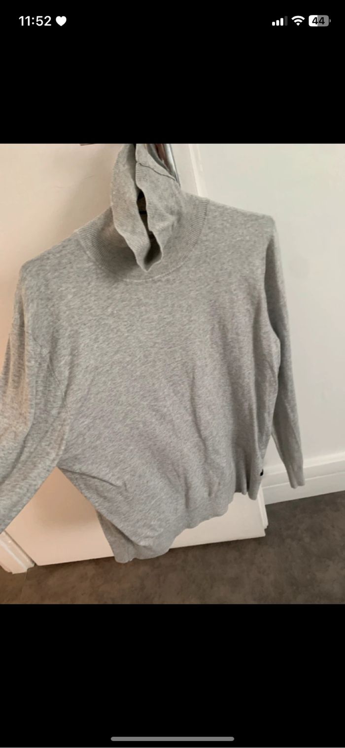 Pull col roulé gris