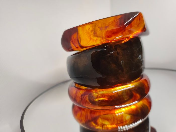 3 bracelets en résine Zara doré et Maron - photo numéro 3