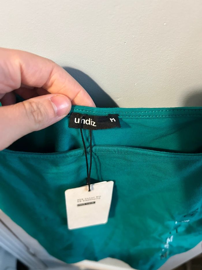 Crop top undiz neuf taille M - photo numéro 2