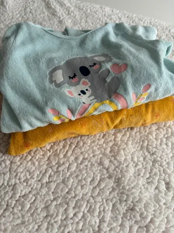 Lot pyjamas velours fille 12 mois
