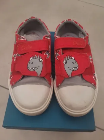 Baskets toile dinosaure clarks