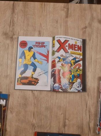 Livre x-men  édition  50  ans