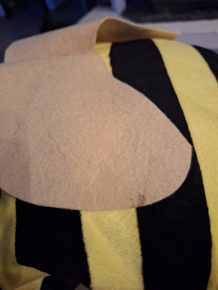 Coussin enfant décoratif abeille - photo numéro 4