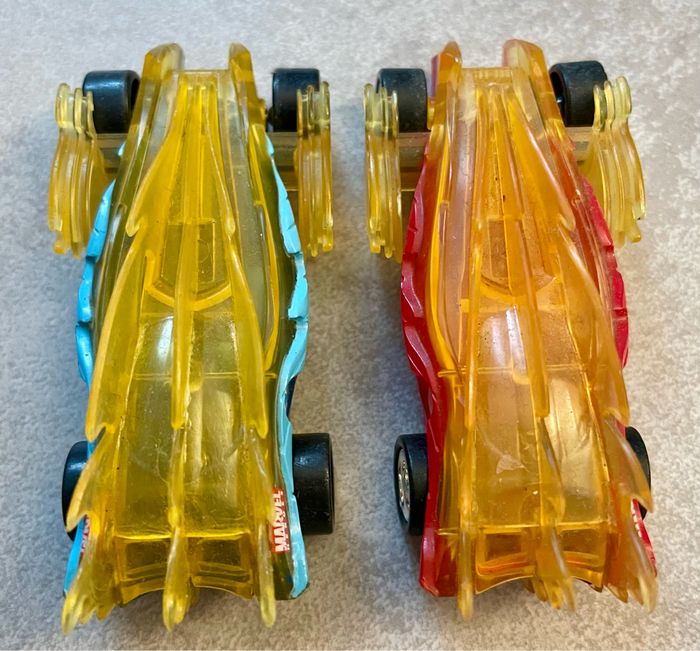 Lot 2 voitures Marvel - photo numéro 2