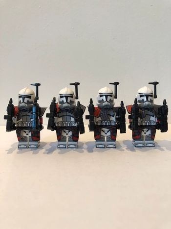 Figurine type lego 4 clones Arc troopers. Star Wars