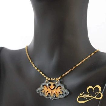 Pendentif en résine, transparent, cœur papillon