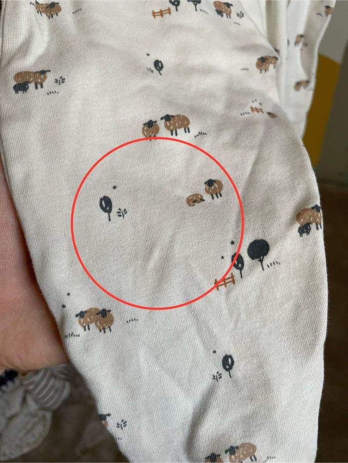 Lot de 2 pyjamas léger tachés - photo numéro 7