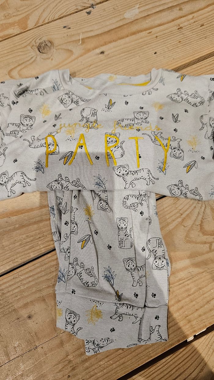 Lot 2 pyjamas 24M - photo numéro 2
