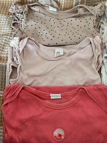 Lots 6 body manches courtes taille 2-3 ans