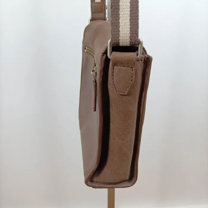 Sac bandoulière marron Lancaster Paris effet cuir vintage zippé compact unisexe A1259 - photo numéro 8
