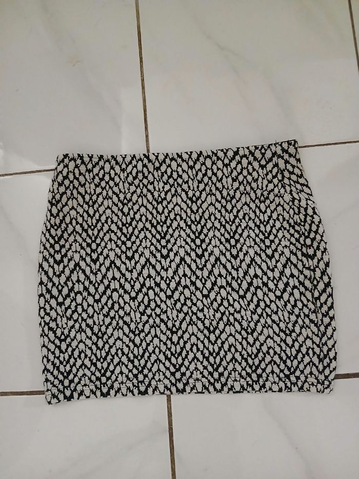 Mini jupe femme taille 38 mztiere acrilyque marque camaieu - photo numéro 4