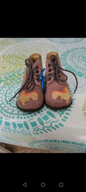 Chaussure cuir dinosaure