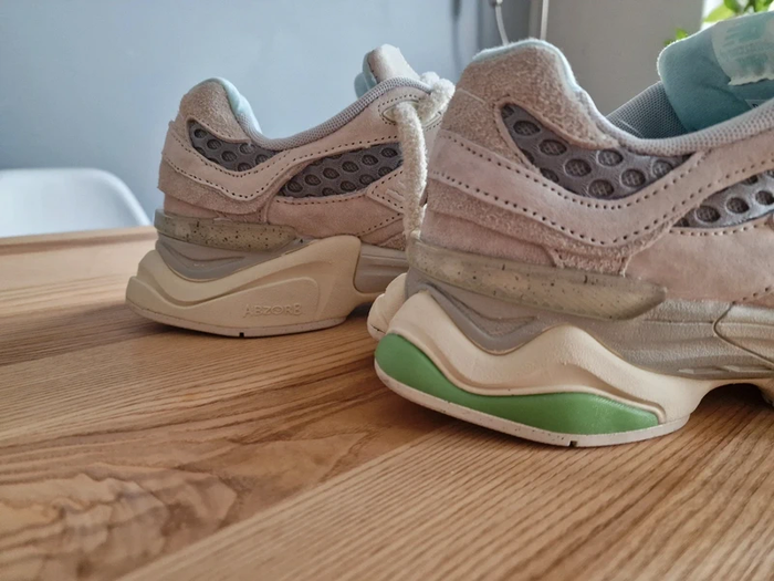 Baskets New Balance  9060 taille 39.5 - photo numéro 7